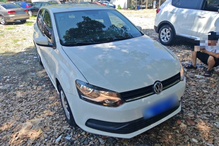 Used Volkswagen Polo 2016 1.4L Manual Fashion Model Front Right 45 Deg