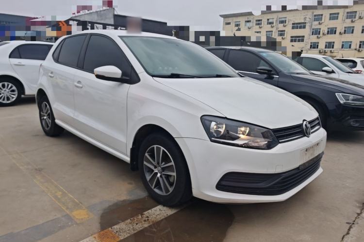 Used Volkswagen Polo 2016 1.4L Automatic Trendy Model Front Right 45 Deg