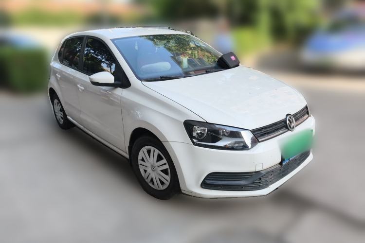 Used Volkswagen Polo 2016 1.4L Manual Fashion Model Front Right 45 Deg