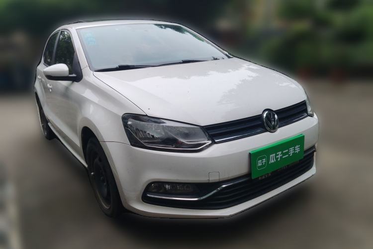 Used Volkswagen Polo 2016 1.6L Automatic Comfort Model Front Right 45 Deg