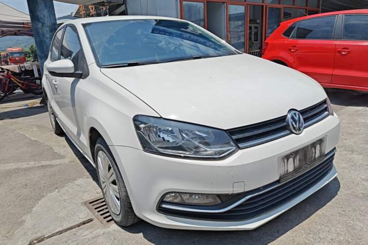 Used Volkswagen Polo 2016 1.6L Automatic Comfort Model Front Right 45 Deg