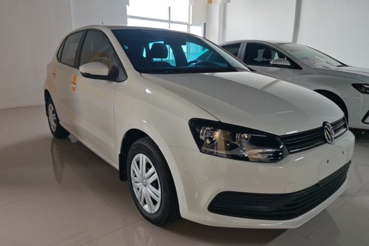 Used Volkswagen Polo 2016 1.4L Automatic Trendy Model Front Right 45 Deg