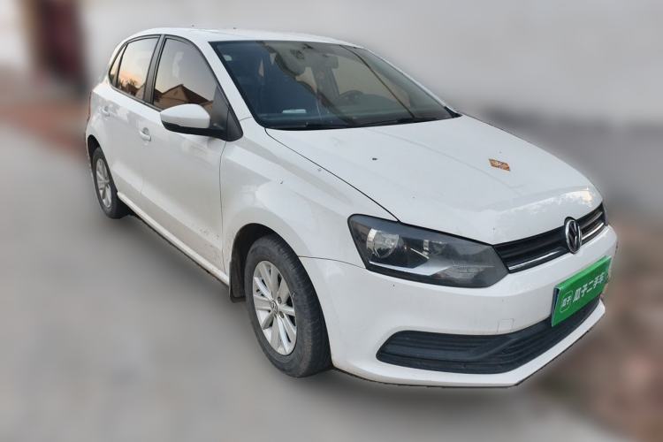 Used Volkswagen Polo 2016 1.4L Manual Fashion Model Front Right 45 Deg