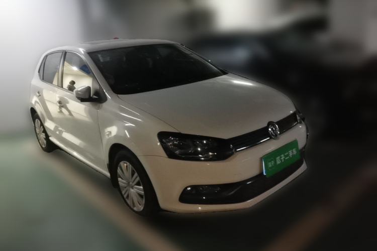 Used Volkswagen Polo 2016 1.6L Automatic Comfort Model Front Right 45 Deg