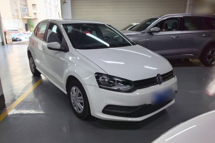 Used Volkswagen Polo 2016 1.4L Manual Fashion Model Front Right 45 Deg