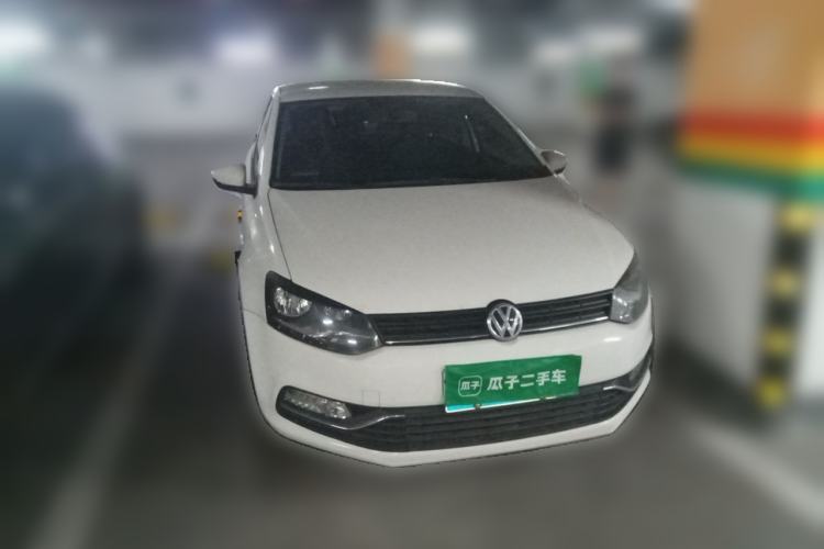 Used Volkswagen Polo 2016 1.4L Manual Fashion Model Front Right 45 Deg