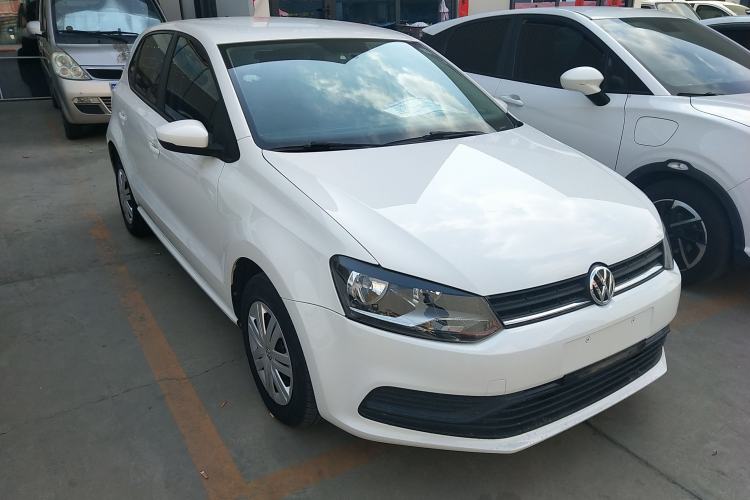 Used Volkswagen Polo 2016 1.4L Automatic Trendy Model Front Right 45 Deg