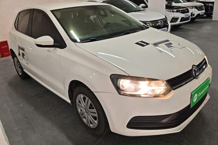 Used Volkswagen Polo 2016 1.4L Automatic Trendy Model Front Right 45 Deg