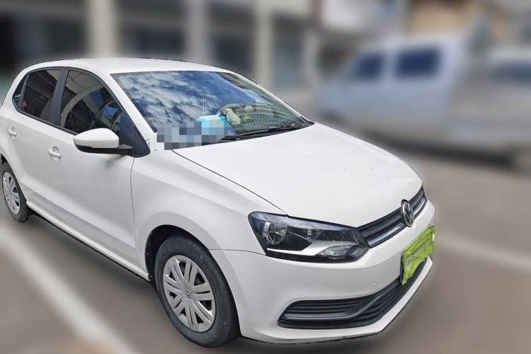 Used Volkswagen Polo 2016 1.4L Manual Fashion Model Front Right 45 Deg