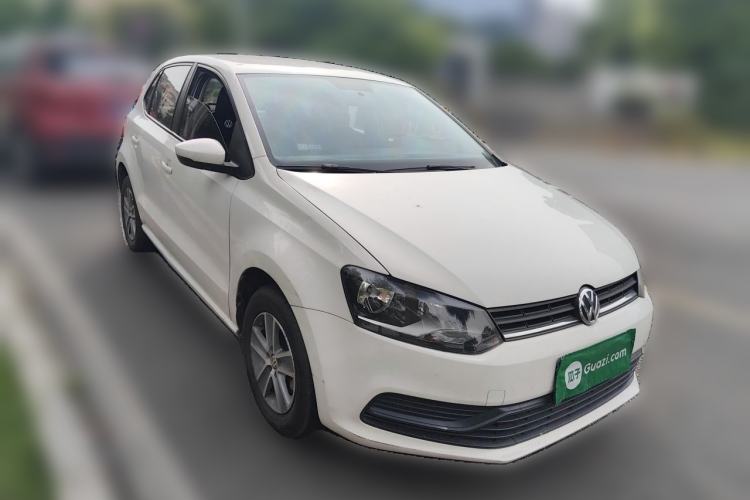 Used Volkswagen Polo 2016 1.4L Manual Fashion Model Front Right 45 Deg