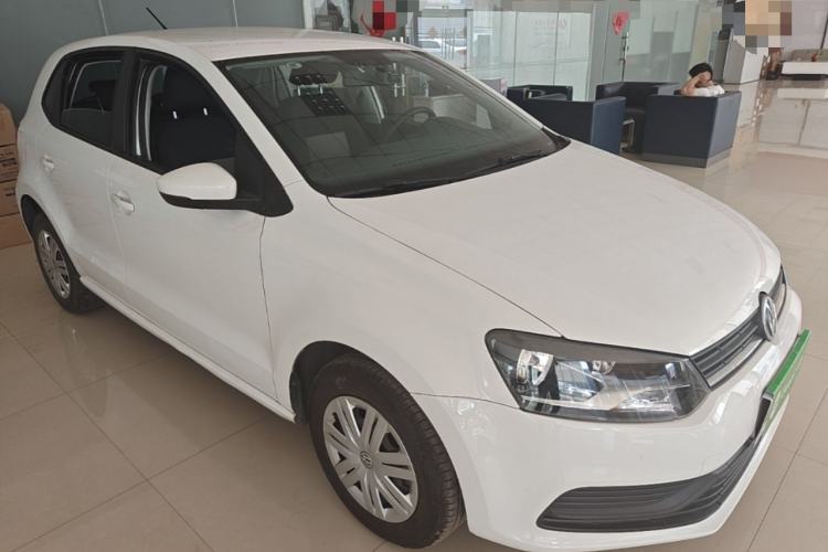 Used Volkswagen Polo 2016 1.4L Manual Fashion Model Front Right 45 Deg