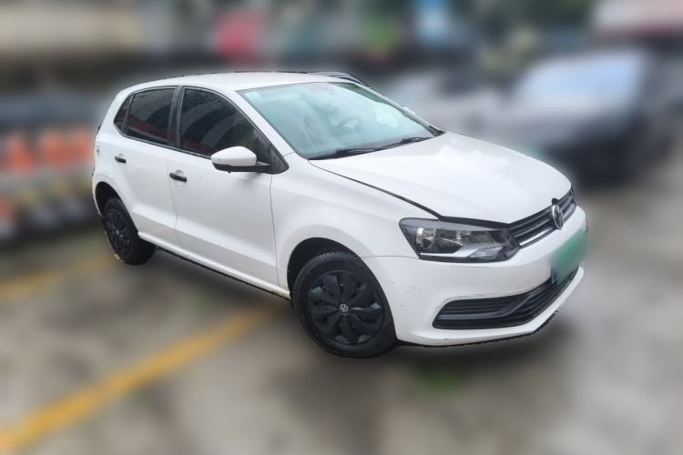 Used Volkswagen Polo 2016 1.4L Manual Fashion Model Front Right 45 Deg