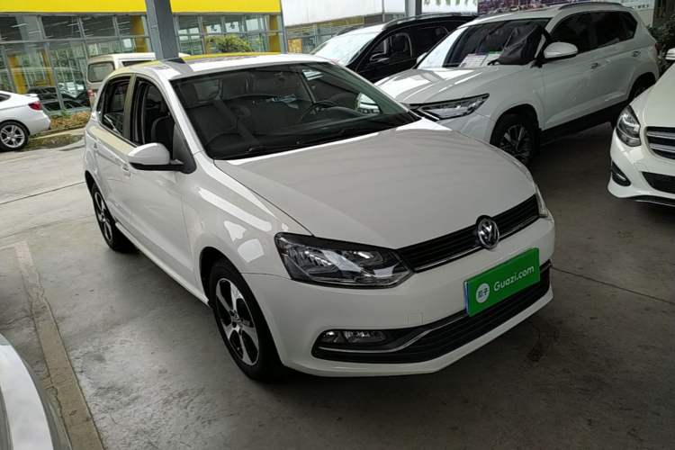 Used Volkswagen Polo 2016 1.6L Automatic Comfort Model Front Right 45 Deg