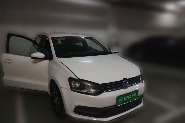 Used Volkswagen Polo 2016 1.4L Automatic Trendy Model Front Right 45 Deg