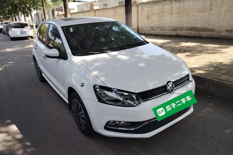 Used Volkswagen Polo 2016 1.6L Automatic Comfort Model Front Right 45 Deg