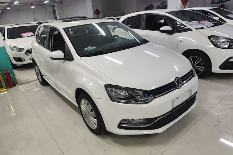 Used Volkswagen Polo 2016 1.6L Automatic Comfort Model Front Right 45 Deg