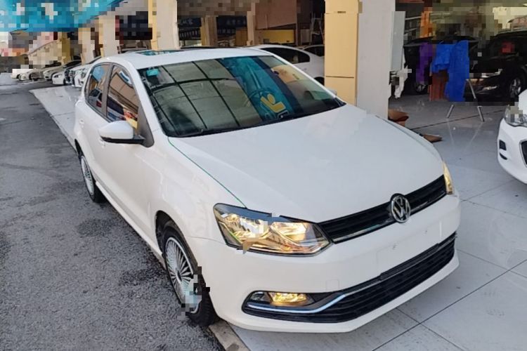 Used Volkswagen Polo 2016 1.6L Automatic Comfort Model Front Right 45 Deg