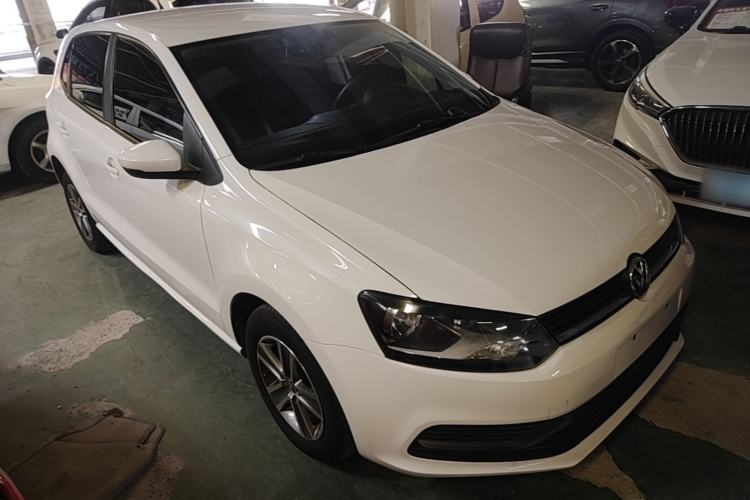 Used Volkswagen Polo 2016 1.4L Automatic Trendy Model Front Right 45 Deg
