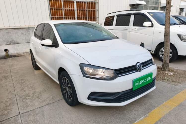 Used Volkswagen Polo 2016 1.4L Manual Fashion Model Front Right 45 Deg