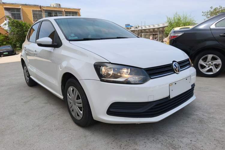 Used Volkswagen Polo 2016 1.4L Automatic Trendy Model Front Right 45 Deg