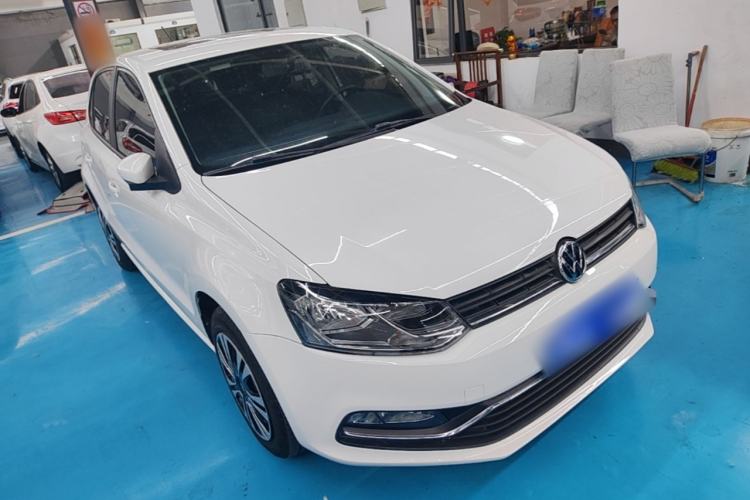 Used Volkswagen Polo 2016 1.6L Automatic Comfort Model Front Right 45 Deg