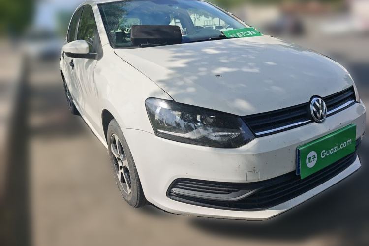 Used Volkswagen Polo 2016 1.4L Manual Fashion Model Front Right 45 Deg