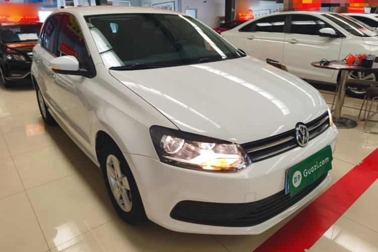 Used Volkswagen Polo 2016 1.4L Automatic Trendy Model Front Right 45 Deg
