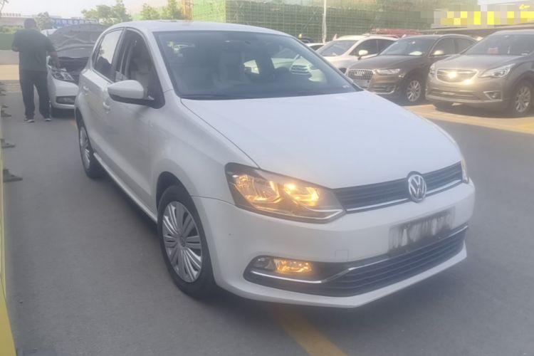 Used Volkswagen Polo 2016 1.6L Automatic Comfort Model Front Right 45 Deg