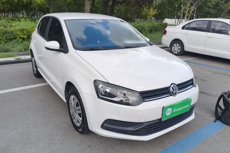 Used Volkswagen Polo 2016 1.4L Manual Fashion Model Front Right 45 Deg