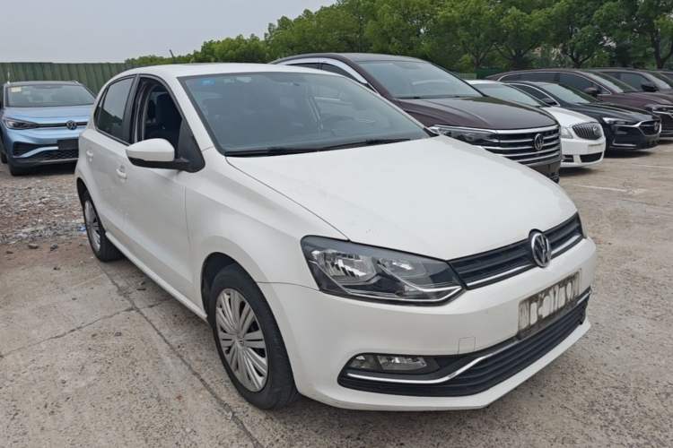 Used Volkswagen Polo 2016 1.6L Automatic Comfort Model Front Right 45 Deg
