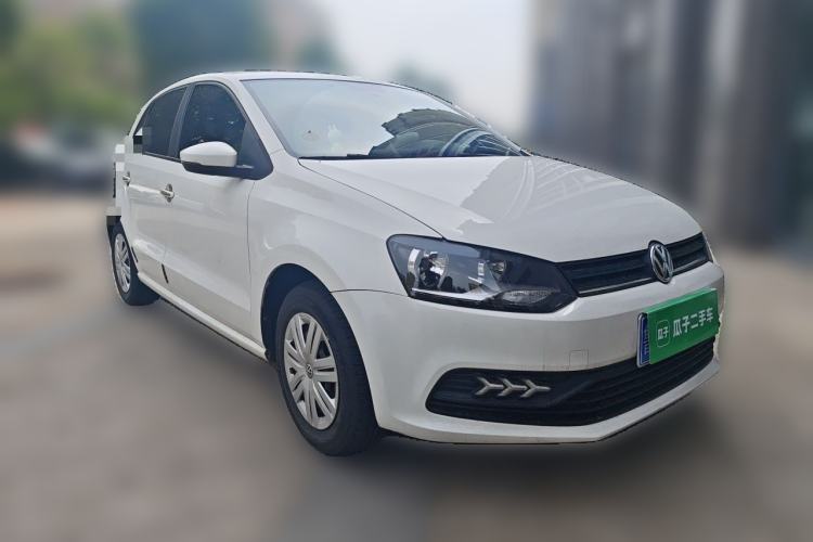 Used Volkswagen Polo 2016 1.4L Automatic Trendy Model Front Right 45 Deg