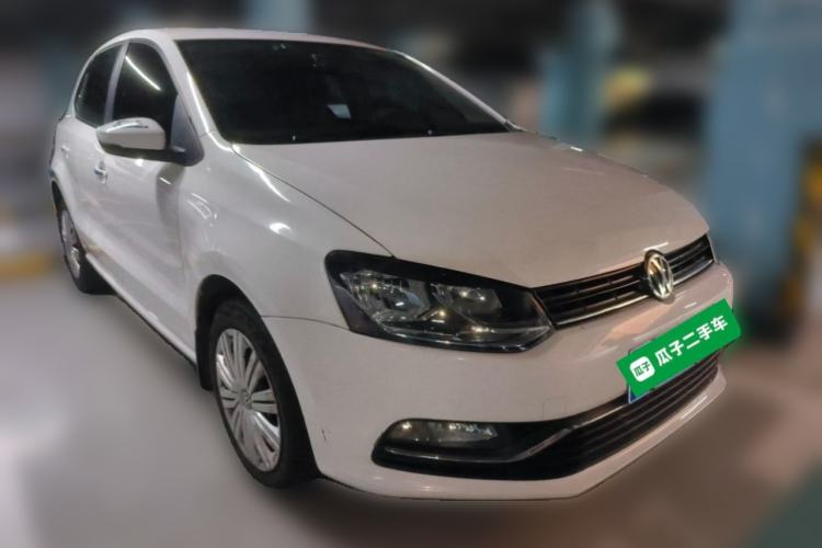 Used Volkswagen Polo 2016 1.6L Automatic Comfort Model Front Right 45 Deg