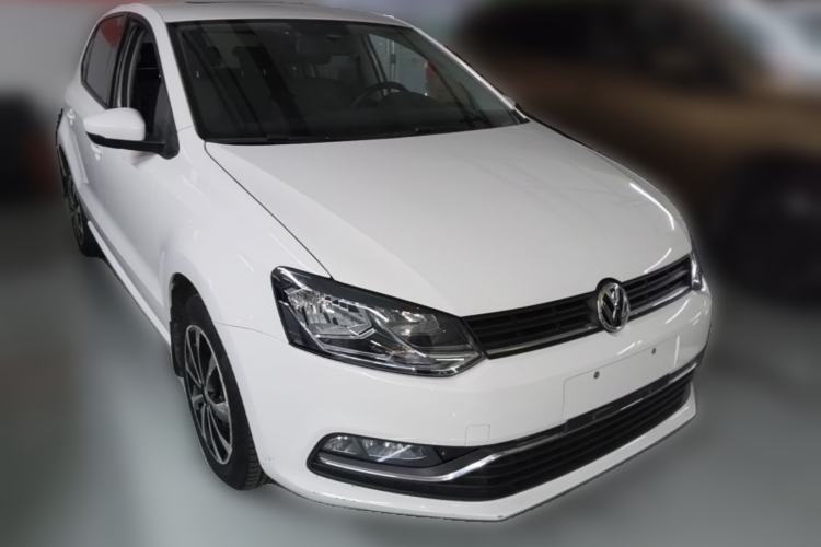 Used Volkswagen Polo 2016 1.6L Automatic Comfort Model Front Right 45 Deg
