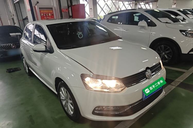 Used Volkswagen Polo 2016 1.6L Automatic Comfort Model Front Right 45 Deg