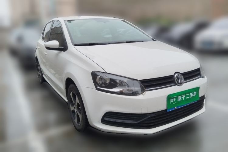 Used Volkswagen Polo 2016 1.4L Manual Fashion Model Front Right 45 Deg