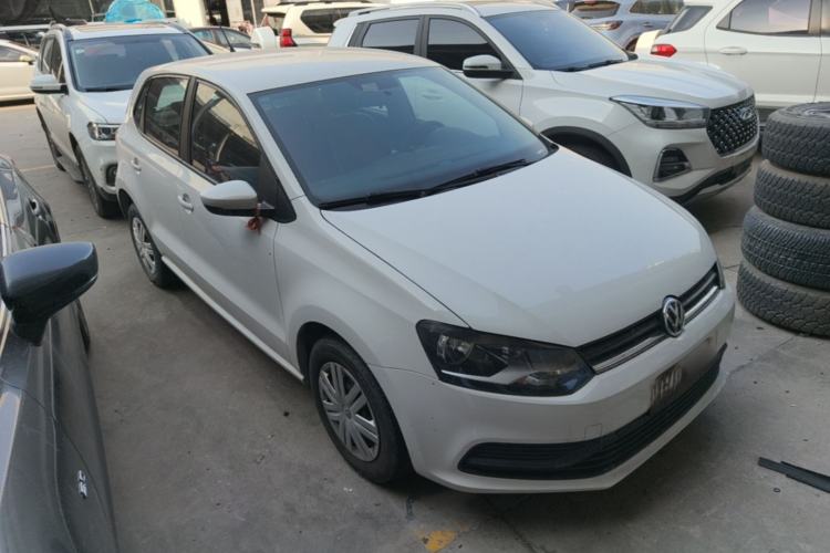 Used Volkswagen Polo 2016 1.4L Automatic Trendy Model Front Right 45 Deg