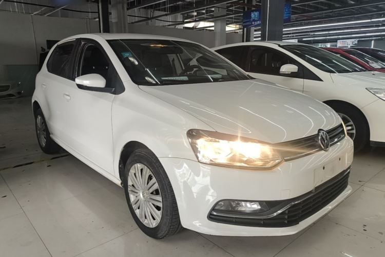 Used Volkswagen Polo 2016 1.6L Manual Comfort Model Front Right 45 Deg