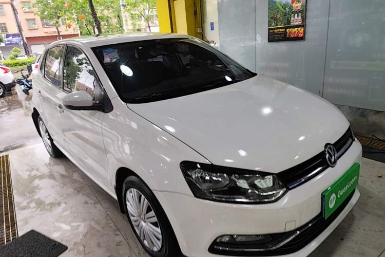 Used Volkswagen Polo 2016 1.6L Automatic Comfort Model Front Right 45 Deg