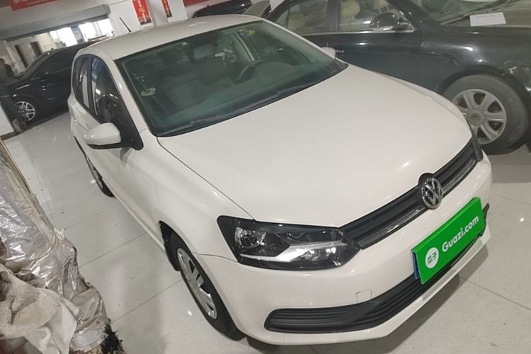 Used Volkswagen Polo 2016 1.4L Manual Fashion Model Front Right 45 Deg