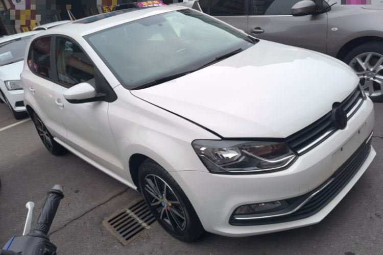 Used Volkswagen Polo 2016 1.6L Automatic Comfort Model Front Right 45 Deg