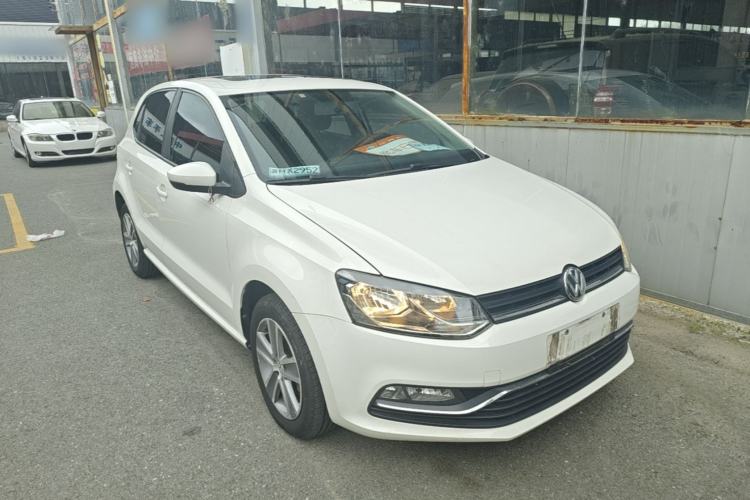 Used Volkswagen Polo 2016 1.6L Automatic Comfort Model Front Right 45 Deg