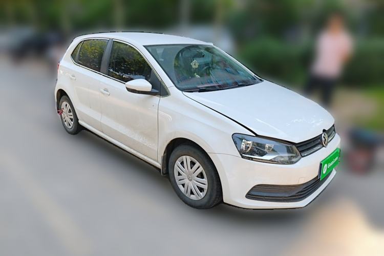 Used Volkswagen Polo 2016 1.4L Manual Fashion Model Front Right 45 Deg