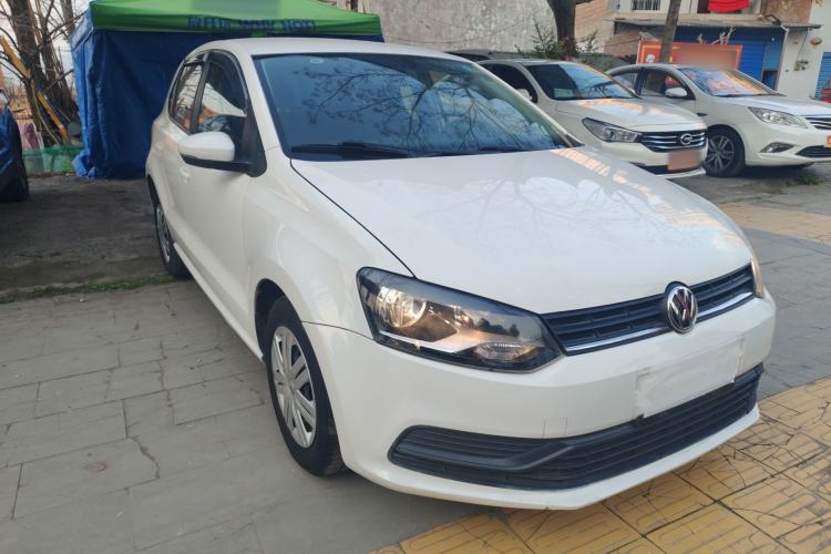Used Volkswagen Polo 2016 1.4L Manual Fashion Model Front Right 45 Deg