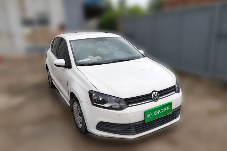 Used Volkswagen Polo 2016 1.4L Manual Fashion Model Front Right 45 Deg