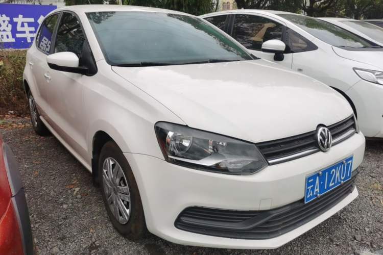 Used Volkswagen Polo 2016 1.4L Manual Fashion Model Front Right 45 Deg