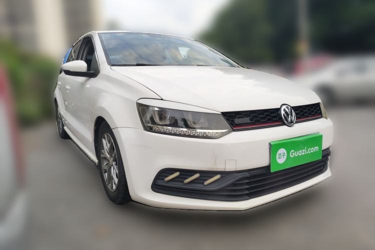 Used Volkswagen Polo 2016 1.4L Manual Fashion Model Front Right 45 Deg