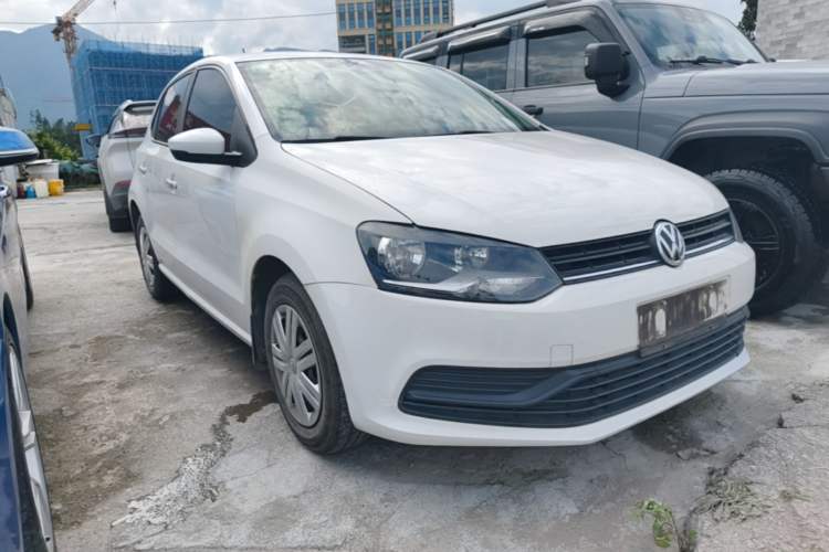 Used Volkswagen Polo 2016 1.4L Manual Fashion Model Front Right 45 Deg