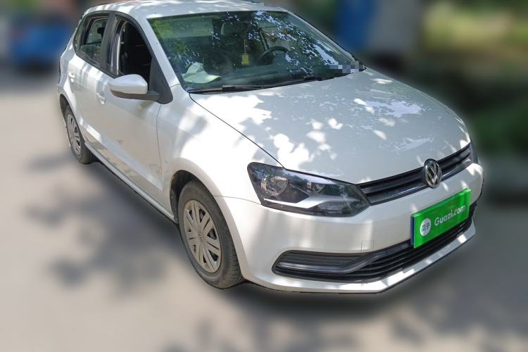 Used Volkswagen Polo 2016 1.4L Manual Fashion Model Front Right 45 Deg