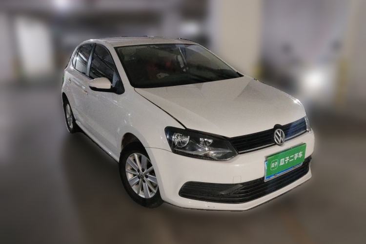 Used Volkswagen Polo 2016 1.4L Automatic Trendy Model Front Right 45 Deg