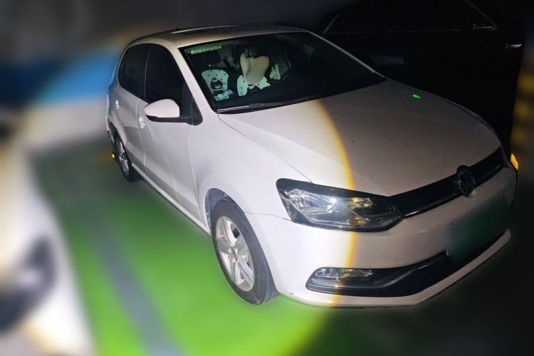 Used Volkswagen Polo 2016 1.6L Automatic Comfort Model Front Right 45 Deg